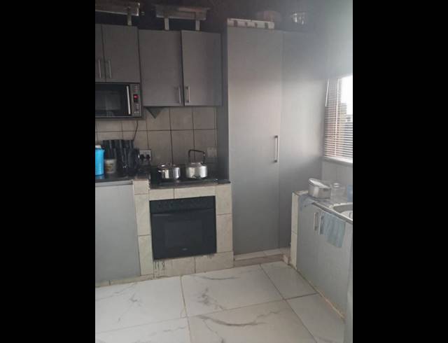 5 BEDROOM HOUSE FOR SALE IN NELLMAPIUS